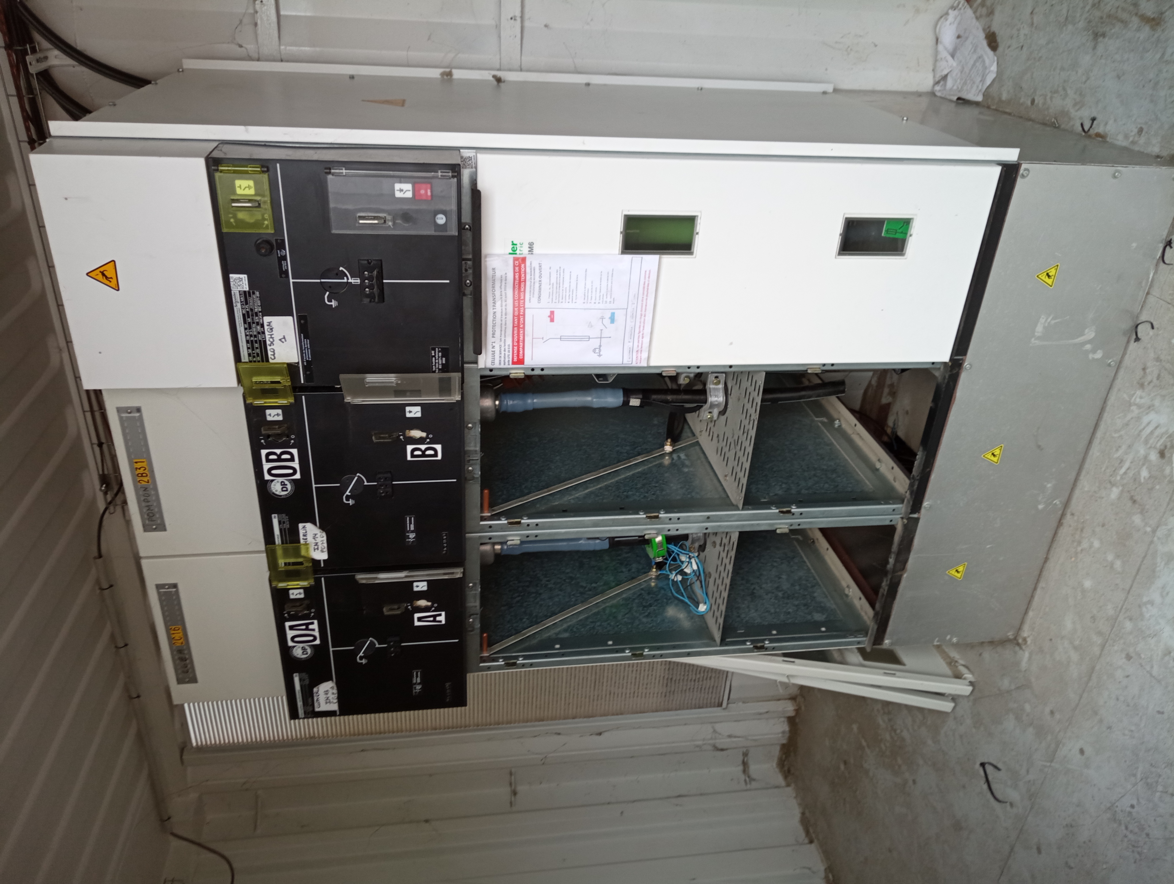 Cellules haute tension du poste de chantier