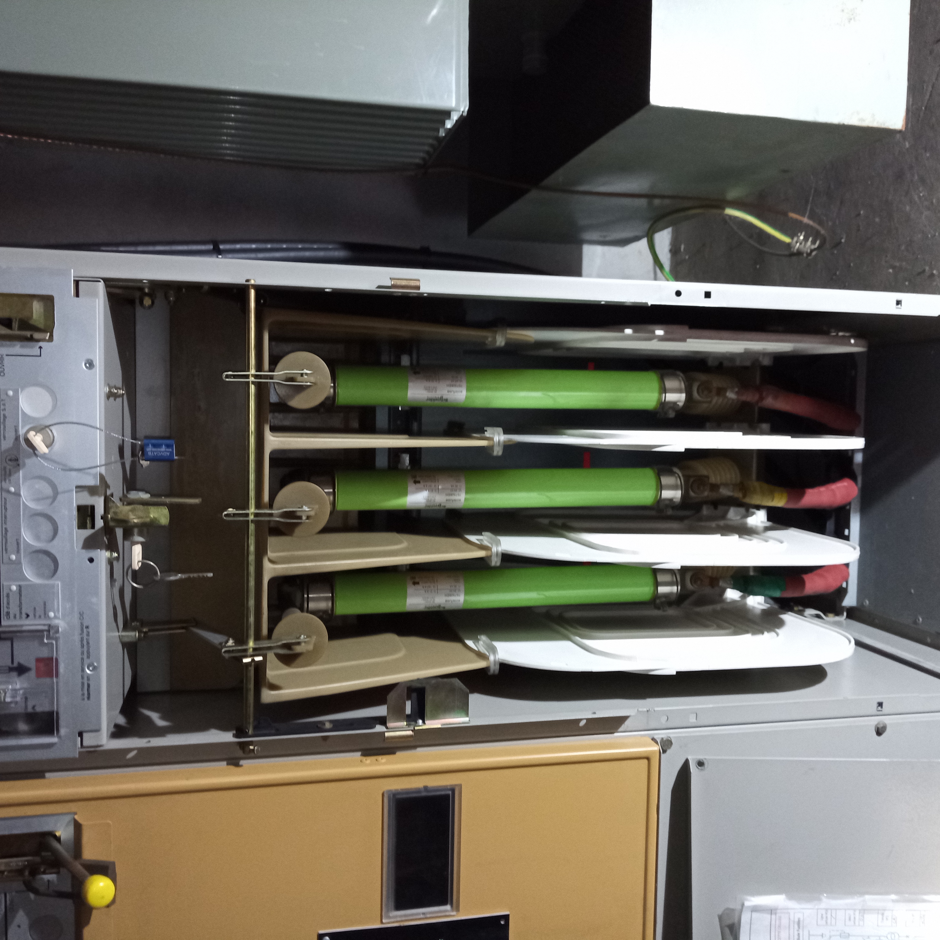 Contrôle des fusibles d’une cellule haute tension